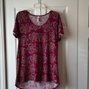 LuLaRoe scoop Neck Tee - purple with Tiger Pattern